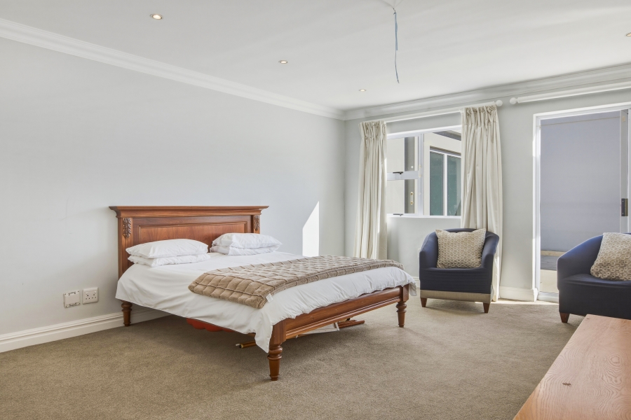 9 Bedroom Property for Sale in Constantia Western Cape